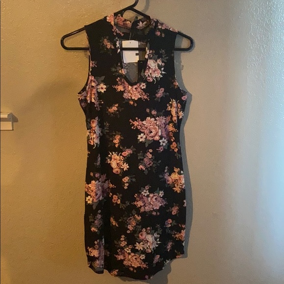 Dresses & Skirts - Dress